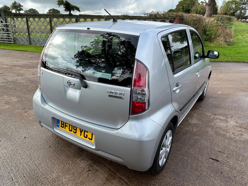 DAIHATSU SIRION