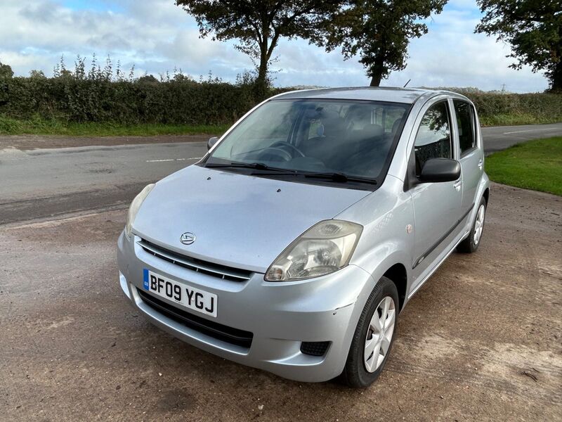 DAIHATSU SIRION