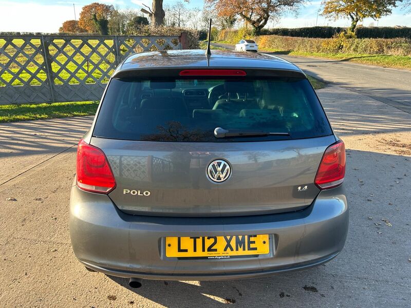 VOLKSWAGEN POLO