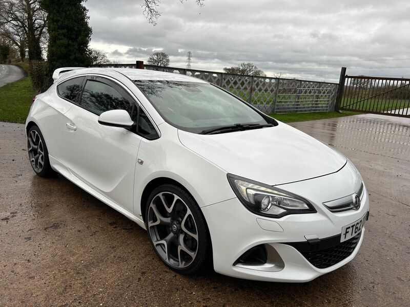 View VAUXHALL ASTRA GTC 2.0T VXR Euro 5 (s/s) 3dr