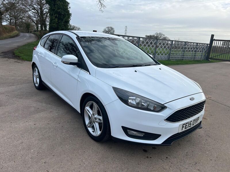 View FORD FOCUS 1.0T EcoBoost Zetec Euro 6 (s/s) 5dr