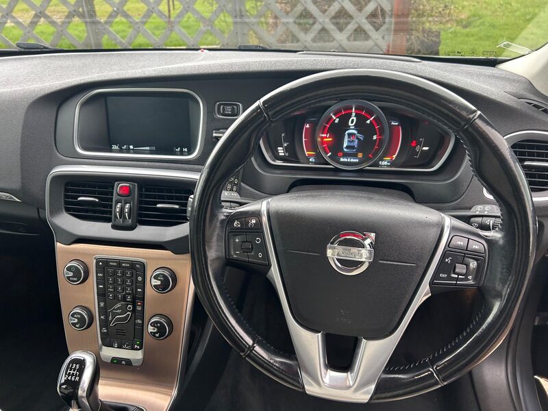 VOLVO V40 CROSS COUNTRY