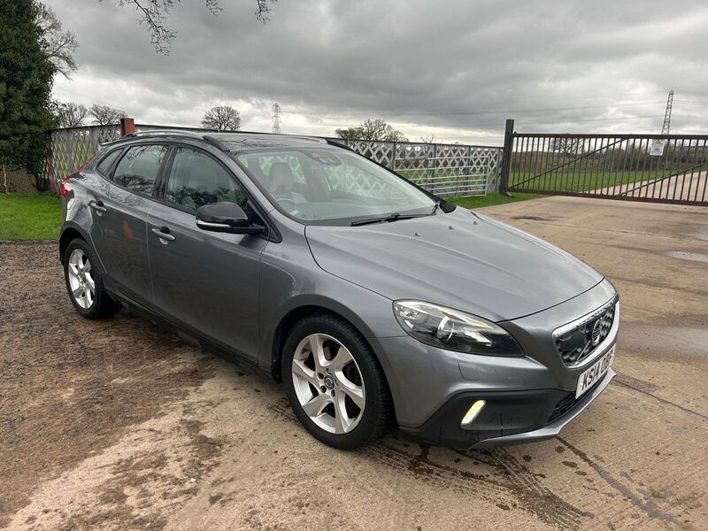 View VOLVO V40 CROSS COUNTRY 2.0 D3 Lux Nav Euro 5 (s/s) 5dr