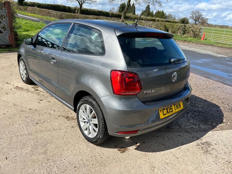 VOLKSWAGEN POLO