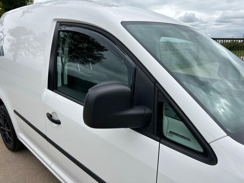 View VOLKSWAGEN CADDY 1.6 TDI C20 Startline L1 H1 4dr