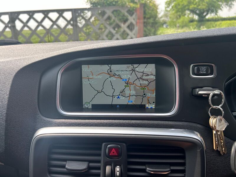 VOLVO V40