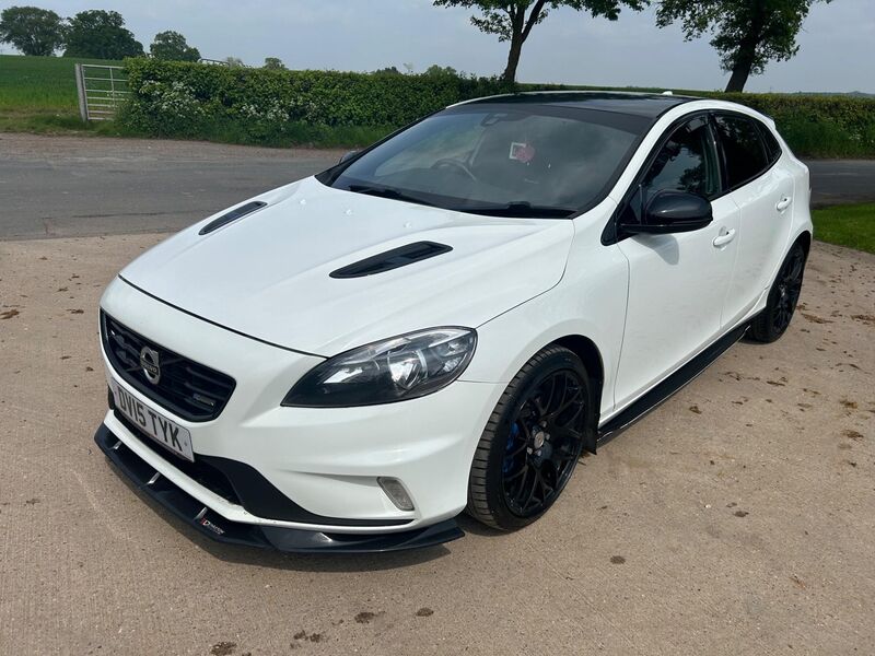 VOLVO V40