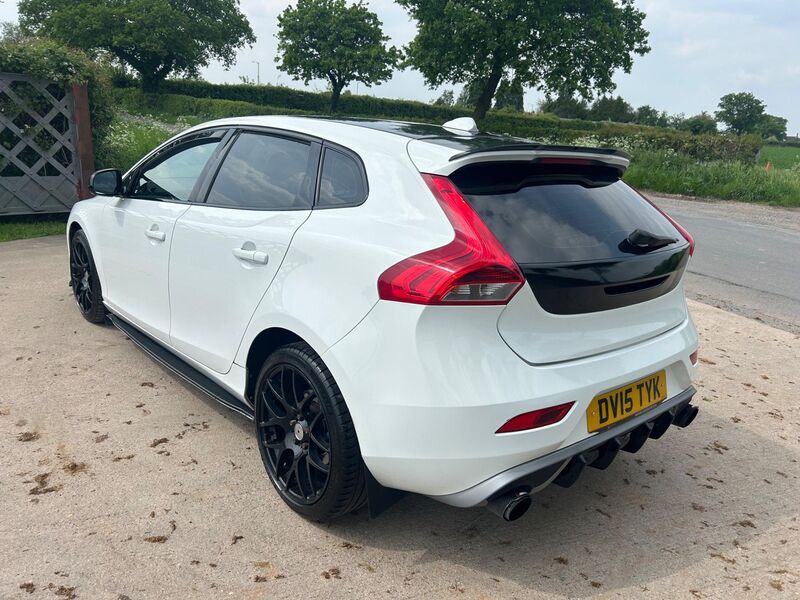 VOLVO V40
