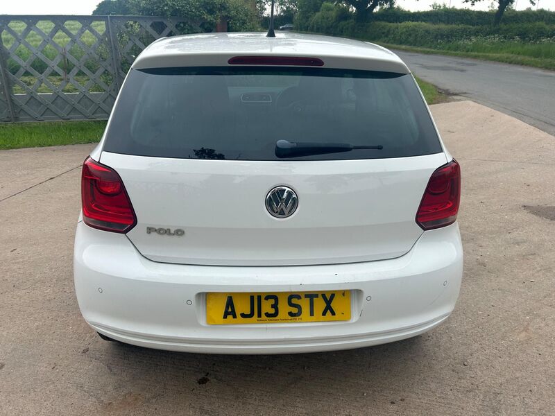 VOLKSWAGEN POLO