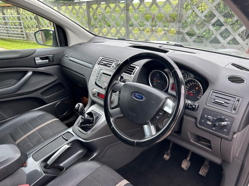 FORD KUGA