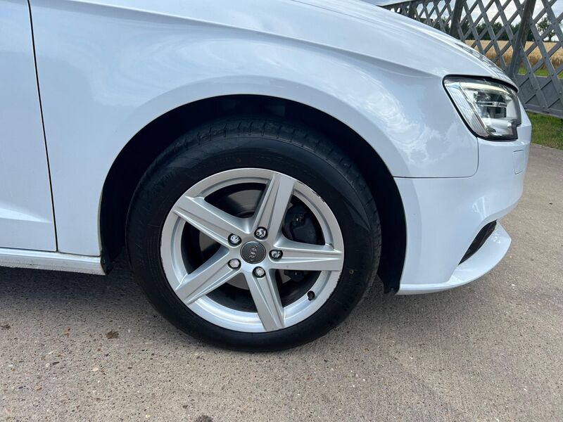 View AUDI A3 1.6 TDI SE Sportback S Tronic Euro 6 (s/s) 5dr