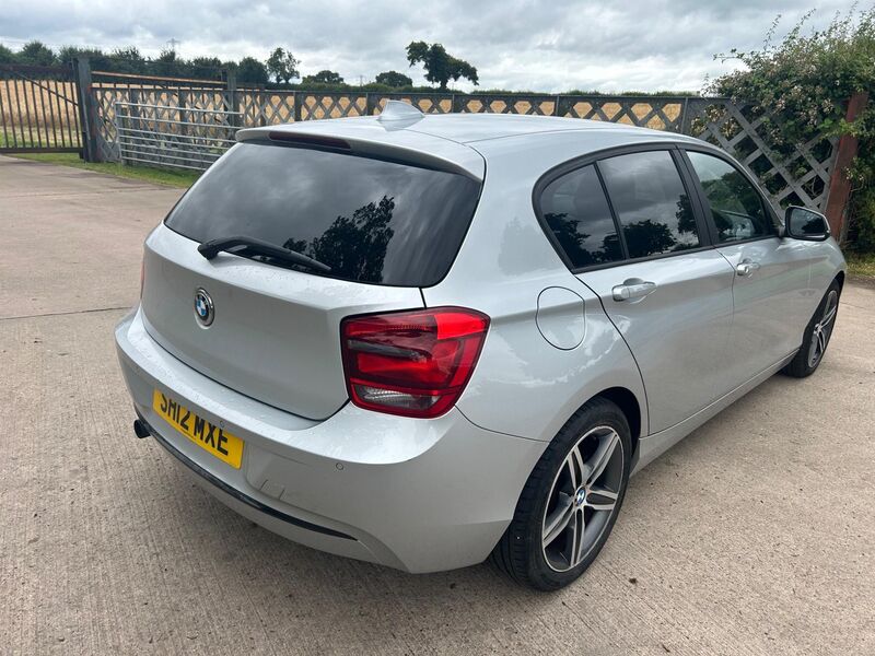BMW 1 SERIES