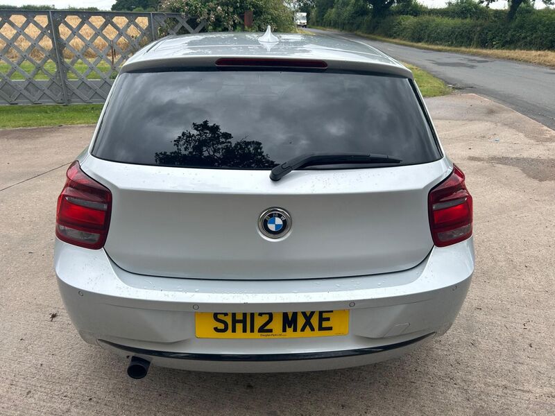 BMW 1 SERIES