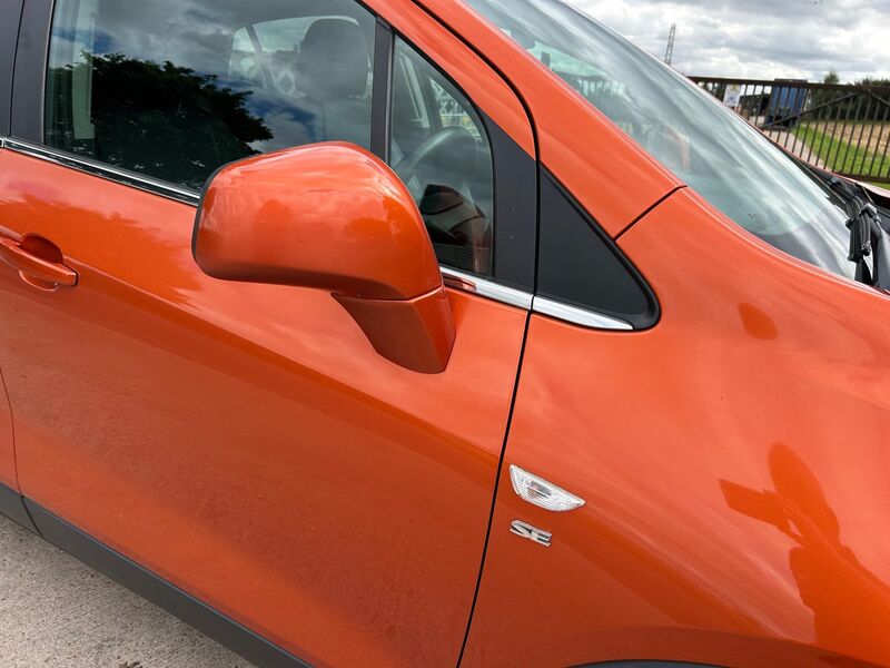 View VAUXHALL MOKKA 1.6i SE 2WD Euro 6 (s/s) 5dr