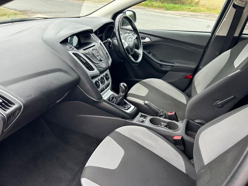 FORD FOCUS