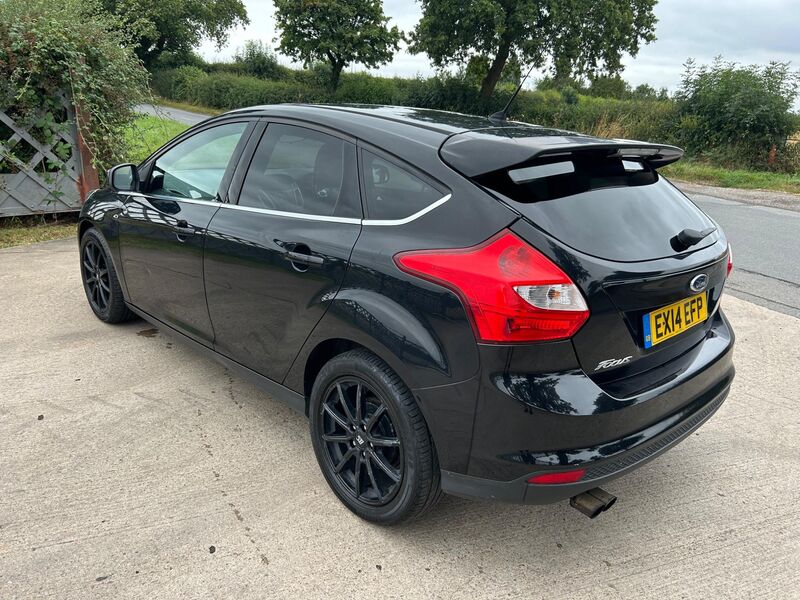 FORD FOCUS