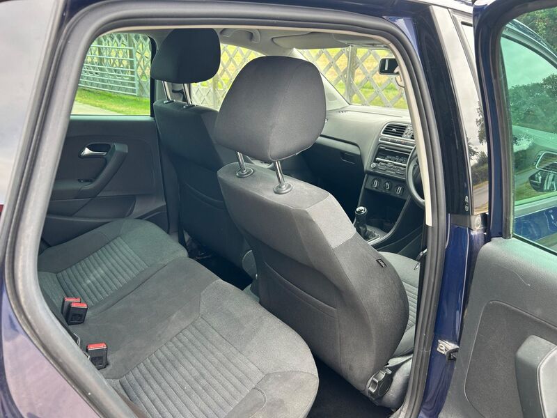 VOLKSWAGEN POLO