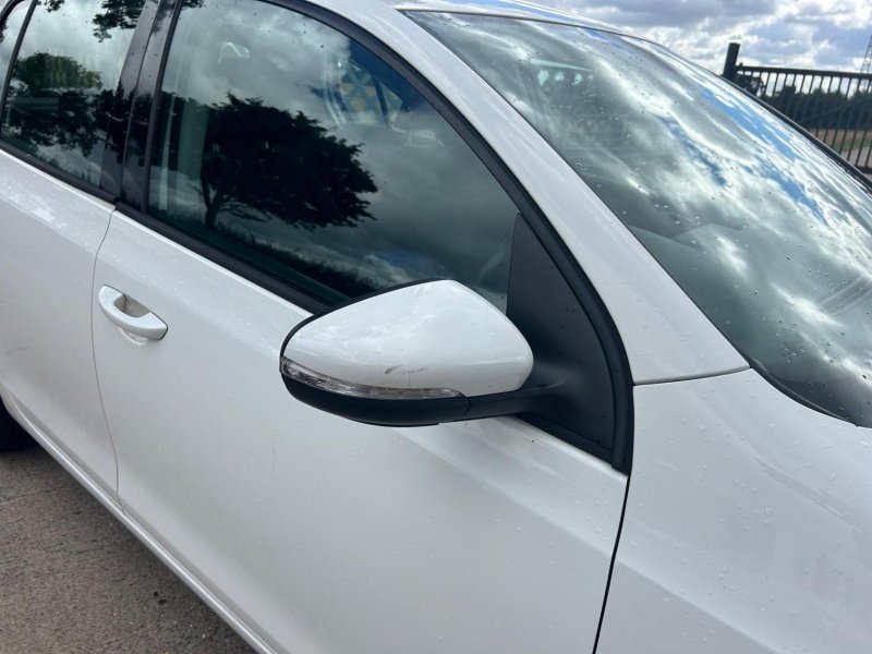 View VOLKSWAGEN GOLF SE