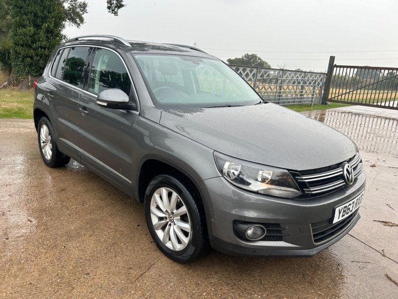 View VOLKSWAGEN TIGUAN 2.0 TDI BlueMotion Tech Match 4WD Euro 5 (s/s) 5dr