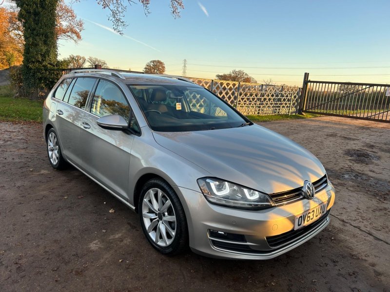 View VOLKSWAGEN GOLF 2.0 TDI BlueMotion Tech GT Euro 5 (s/s) 5dr