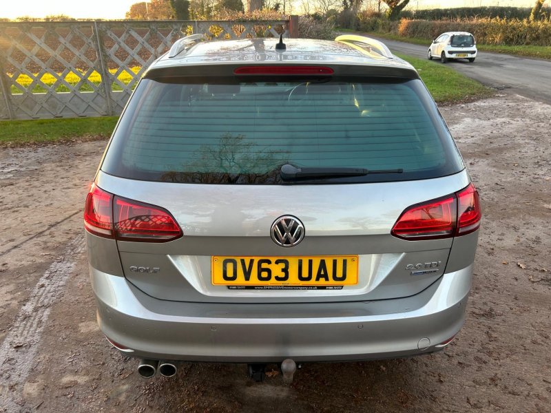 VOLKSWAGEN GOLF