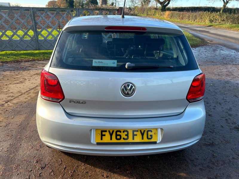 VOLKSWAGEN POLO