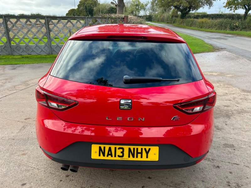 SEAT LEON