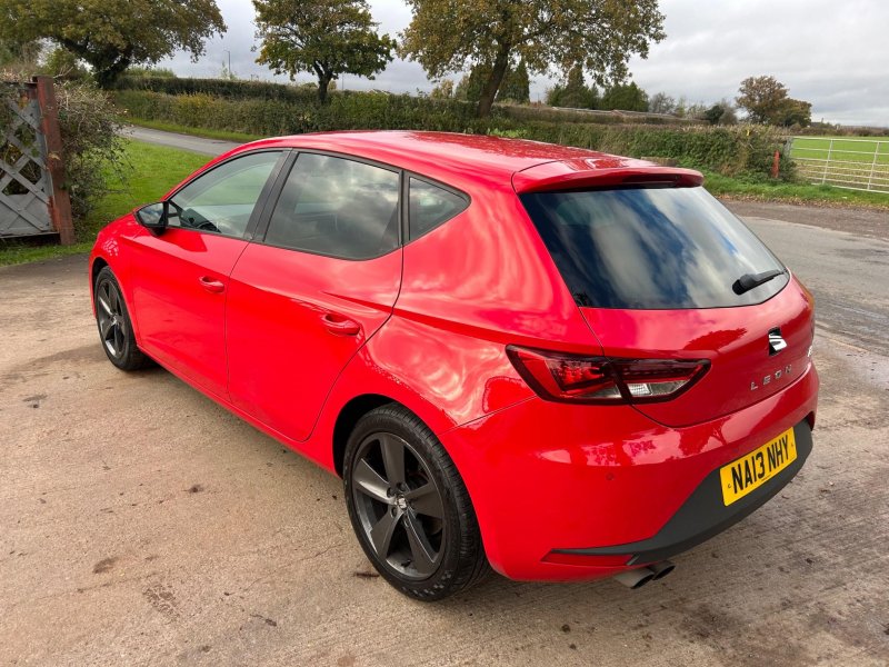 SEAT LEON