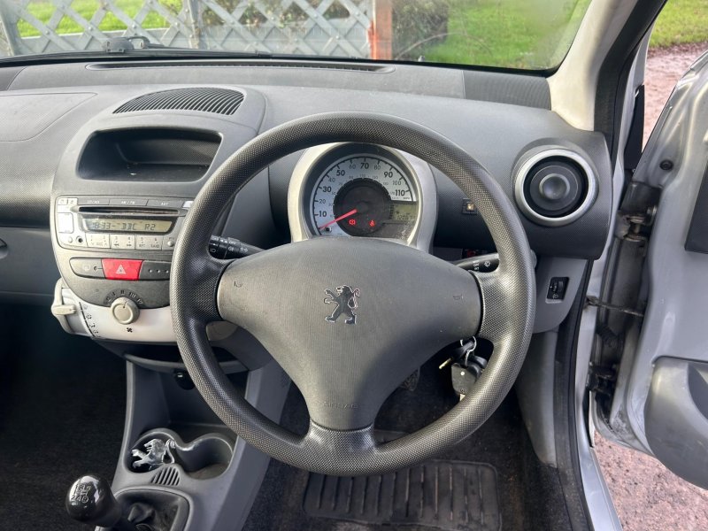 PEUGEOT 107