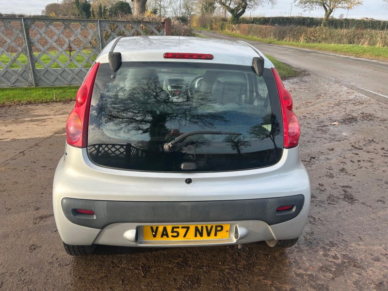 PEUGEOT 107