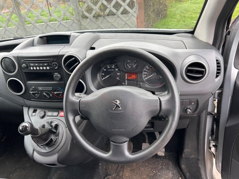 PEUGEOT PARTNER