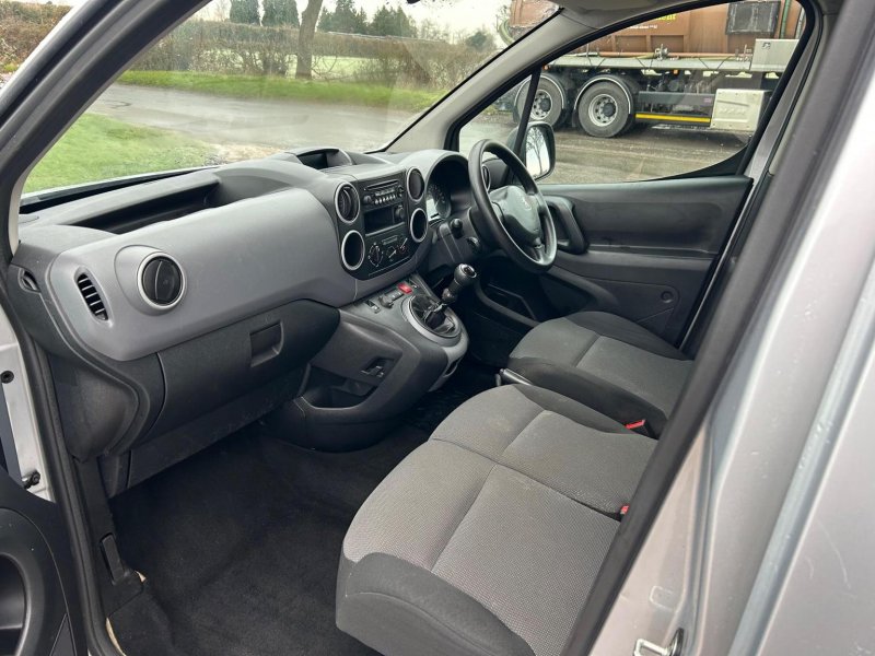 PEUGEOT PARTNER