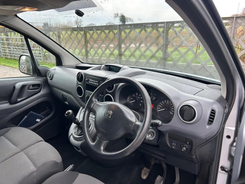 PEUGEOT PARTNER