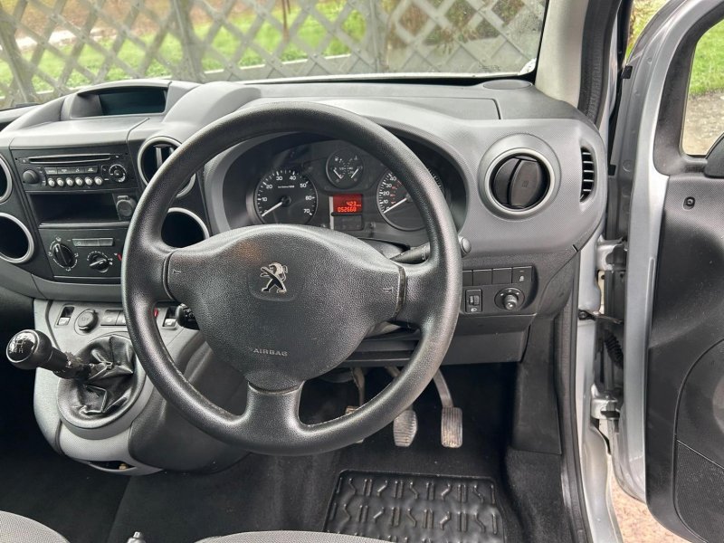 PEUGEOT PARTNER