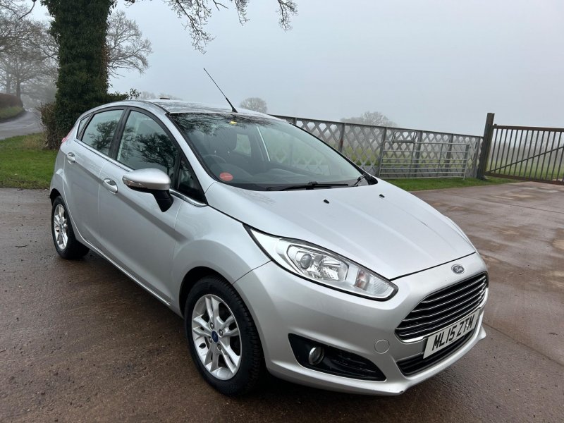 View FORD FIESTA 1.0T EcoBoost Zetec Euro 5 (s/s) 5dr