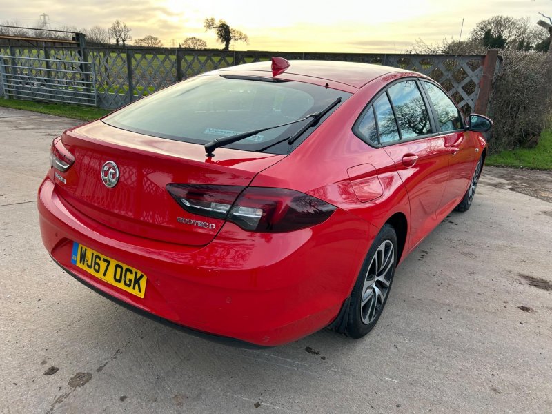 VAUXHALL INSIGNIA