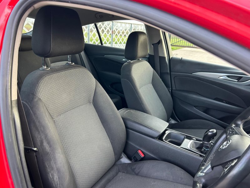 VAUXHALL INSIGNIA
