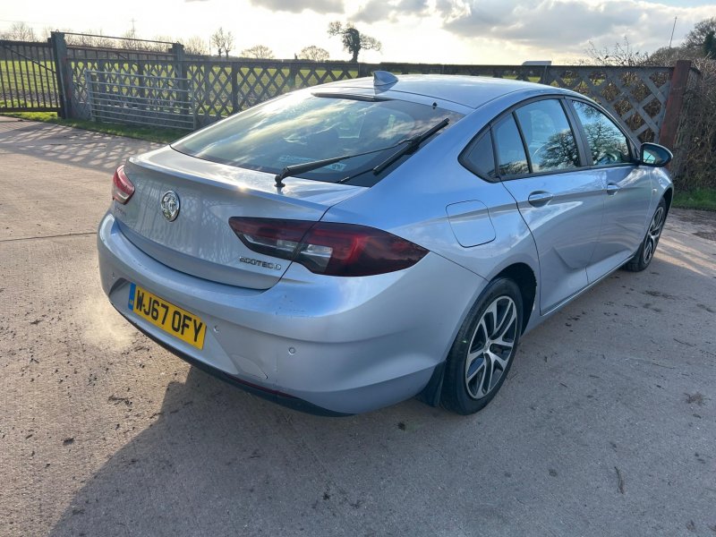 VAUXHALL INSIGNIA