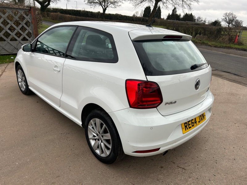 VOLKSWAGEN POLO