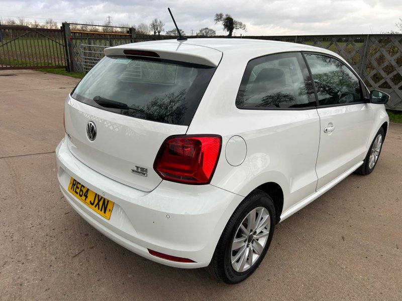 VOLKSWAGEN POLO
