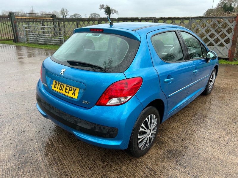 PEUGEOT 207
