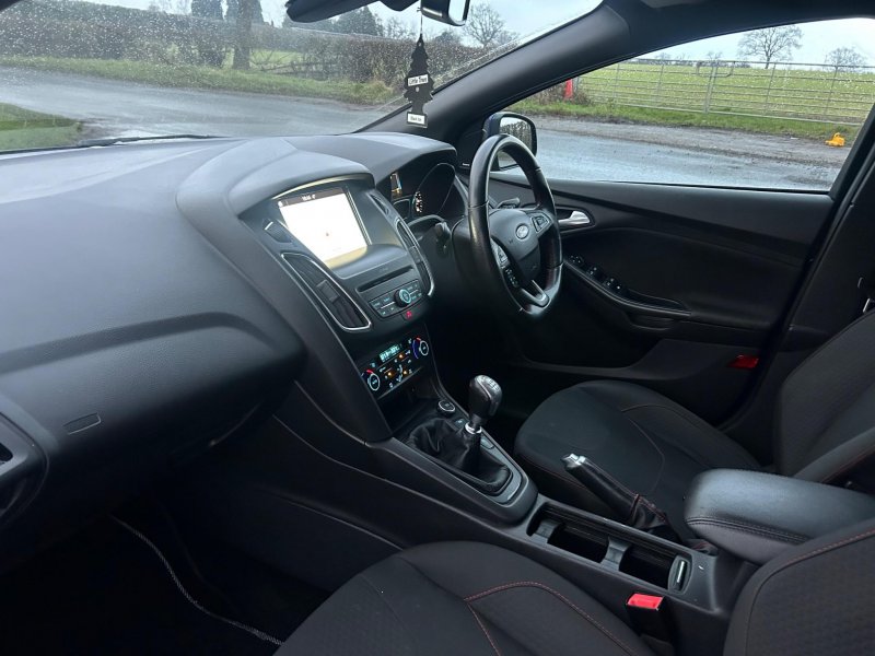 FORD FOCUS