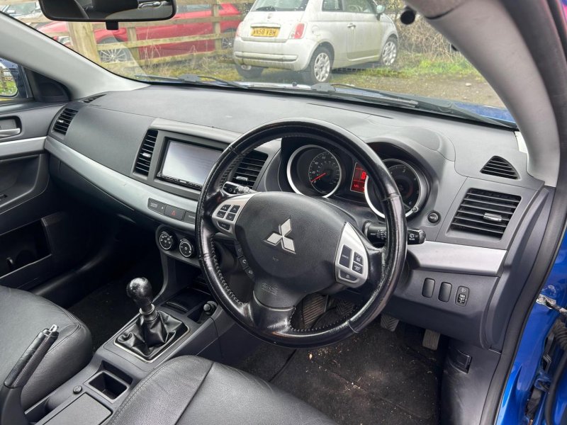 MITSUBISHI LANCER