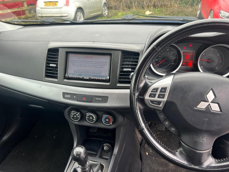 MITSUBISHI LANCER