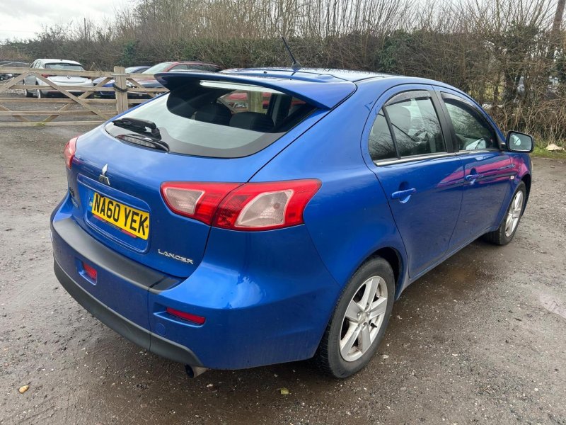 MITSUBISHI LANCER