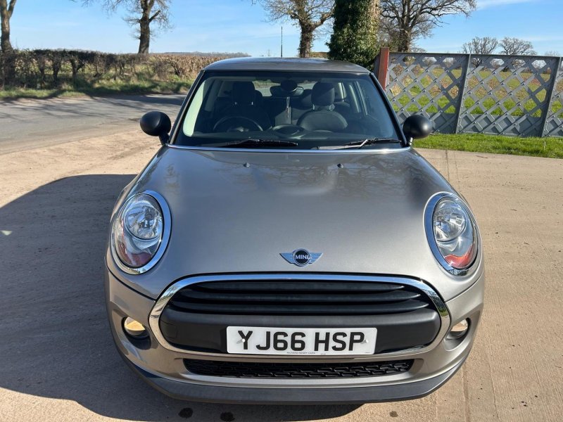 MINI HATCH