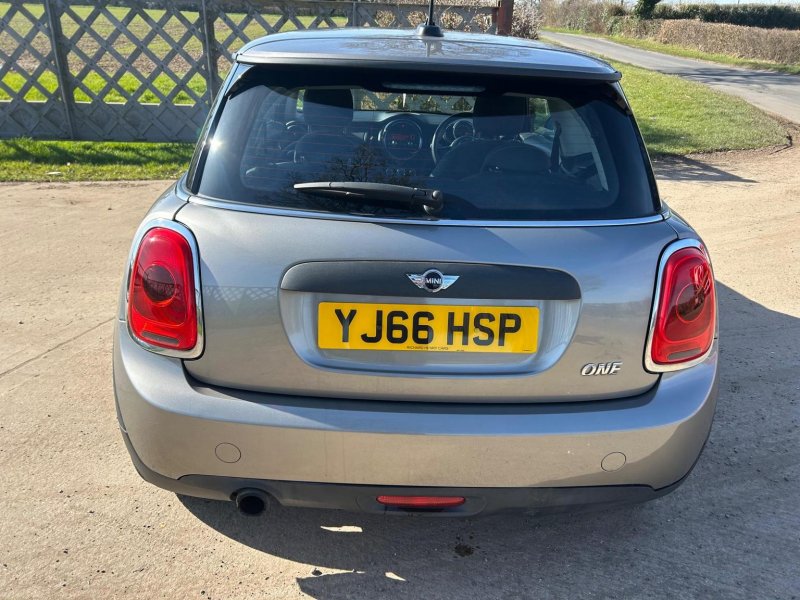 MINI HATCH