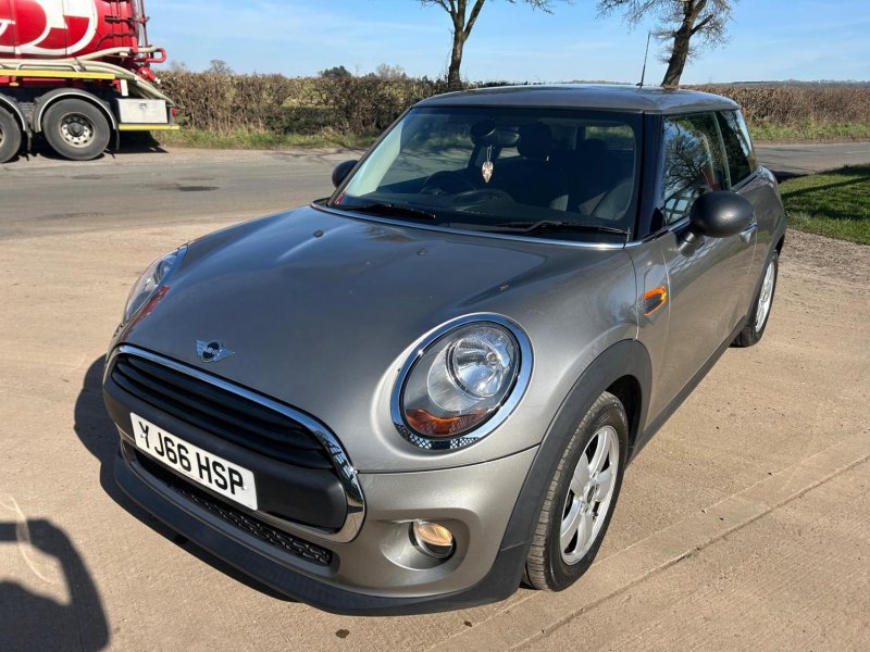 MINI HATCH