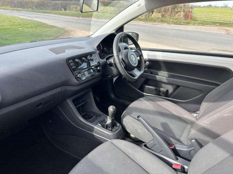 VOLKSWAGEN UP