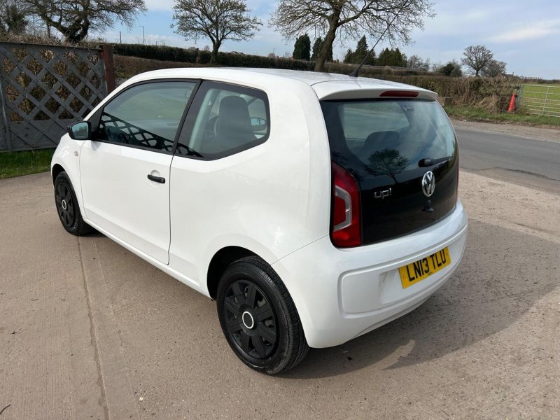 VOLKSWAGEN UP